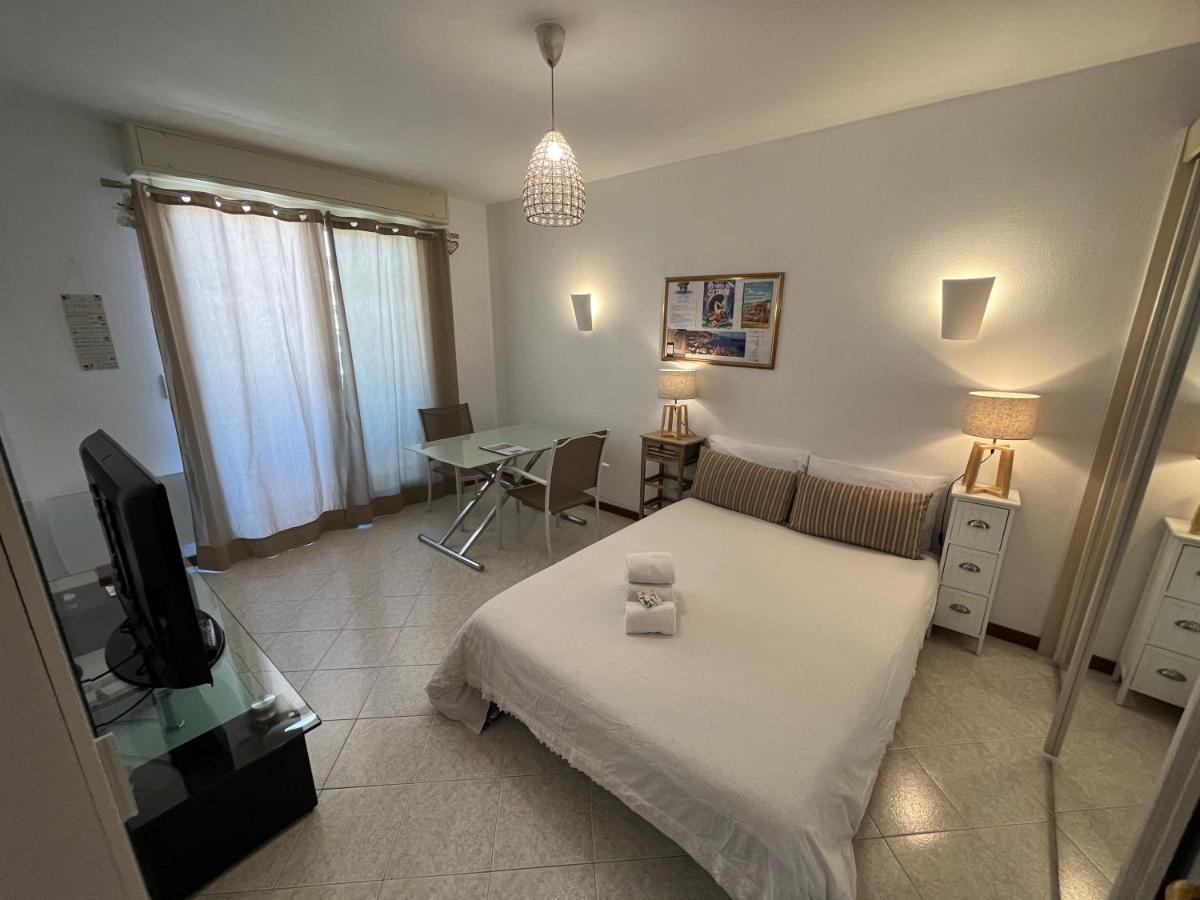 Studio 28 M2 Au Calme A Menton Bagian luar foto