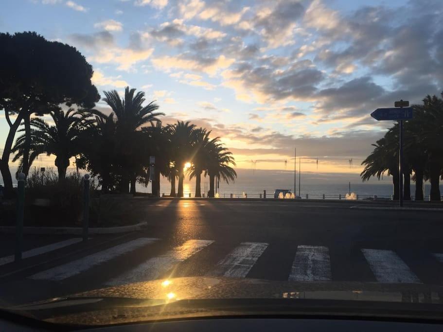 Studio 28 M2 Au Calme A Menton Bagian luar foto
